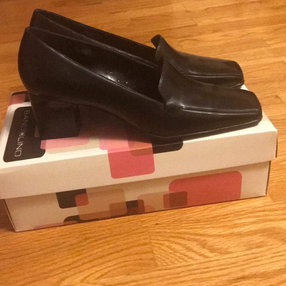 Shoes - Picture 2 of 5